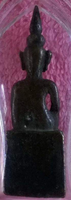 พระบูชาสมัยเชียงรุ้ง ขนาดห้อยคอ เนื้อสำริด สวยครับ