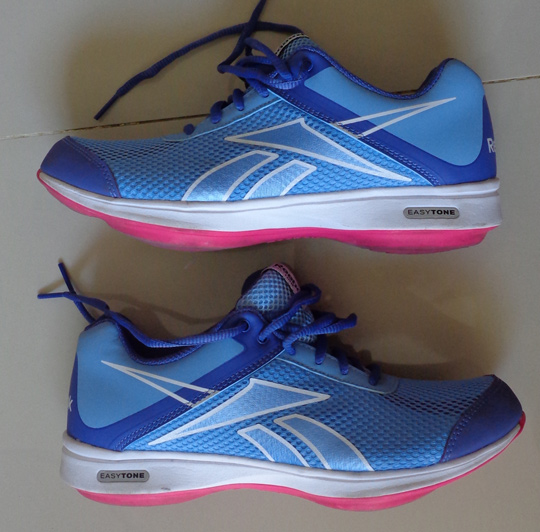 รองเท้า reebok ของแท้ Easy TONE ใหม่ๆเลย 