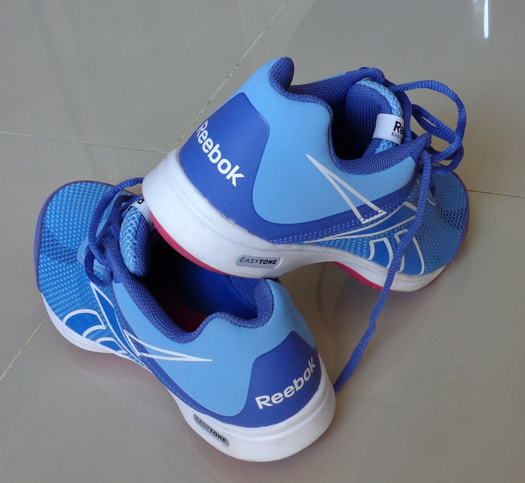 รองเท้า reebok ของแท้ Easy TONE ใหม่ๆเลย 
