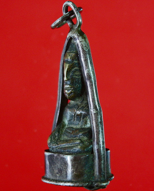 รูปหล่อสัมฤทธิ์ ศิลป์สายใต้ เลี่ยมกระเช้าเงินแบบโบราณ