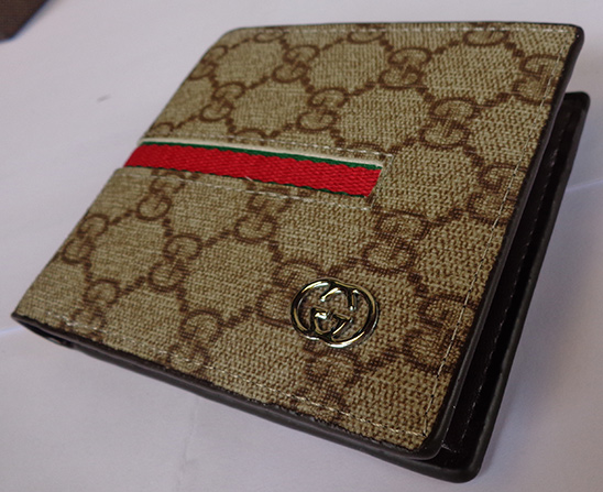 กระเป๋า กุชชี่ GUCCI สวยๆ ของใหม่ครับ ใส่บัตรได้เพียบ