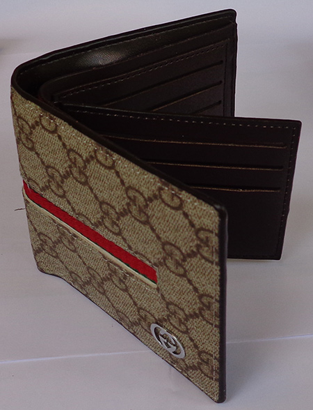 กระเป๋า กุชชี่ GUCCI สวยๆ ของใหม่ครับ ใส่บัตรได้เพียบ