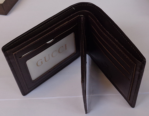 กระเป๋า กุชชี่ GUCCI สวยๆ ของใหม่ครับ ใส่บัตรได้เพียบ