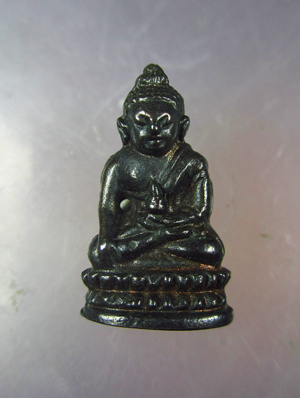 พระชัยวัฒน์ สายฟ้า หลวงปู่โต๊ะ วัดประดู่ฉิมพลี เนื้อนวะกลับดำ สภาพสวยไม่ได้ใช้ ไม่มีกล่อง