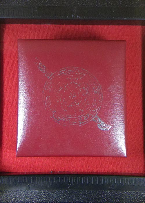 กล่องเปล่า สำหรับใส่พระหลวงพ่อโสธร รุ่น 80 ปี กรมตำรวจ พิมพ์แปดเหลี่ยม