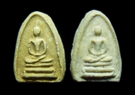 **วัดใจ**สมเด็จหลวงปู่หินวัดระฆัง พิมพ์ทรงกลีบบัว 2 องค์**เชิญชมครับ