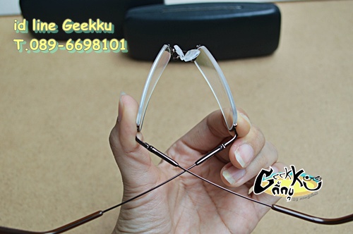 กรอบแว่นตา Nikon (C1132)  ทรงครึ่งกรอบสีน้ำตาล  กรอบ Titanium  โค้ง ดัด บีบ งอ ได้ไม่หักค่ะ ขากางได้