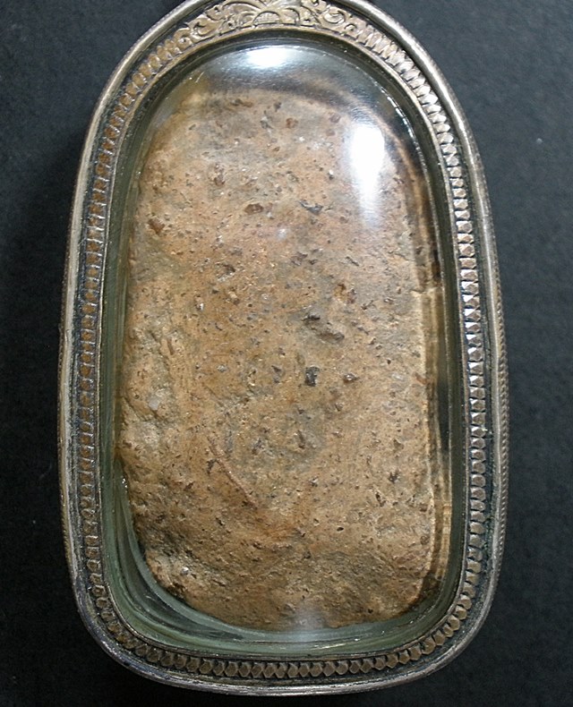 พระซุ้มนครโกษา กรุสำปะซิว(เลียมเงินยกซุ้ม)