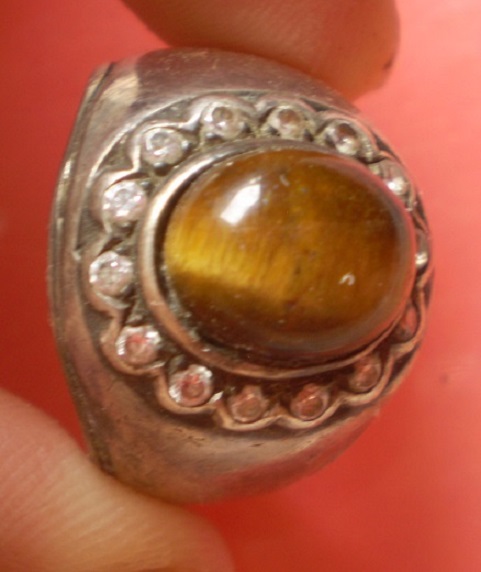 แหวนเงิแท้   หัวแหวนหินตาเสือ   เคาะเดียว