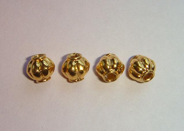 เม็ดมะยมทองคำ 90 % ขนาด 6 mm จำนวน 4 เม็ด