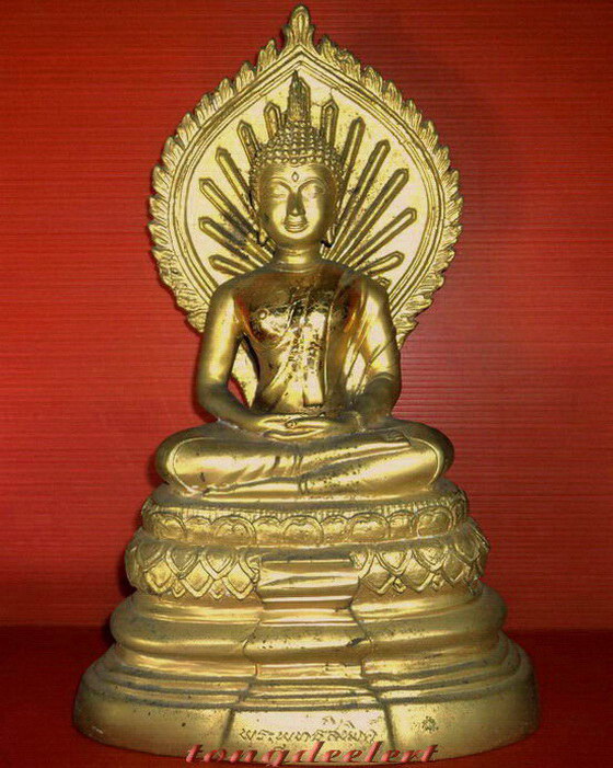 พระบูชาพระพุทธสิหิงค์ วัดพระปฐมเจดีย์ จ.นครปฐม กะไหล่ทอง สวยมากค่ะ