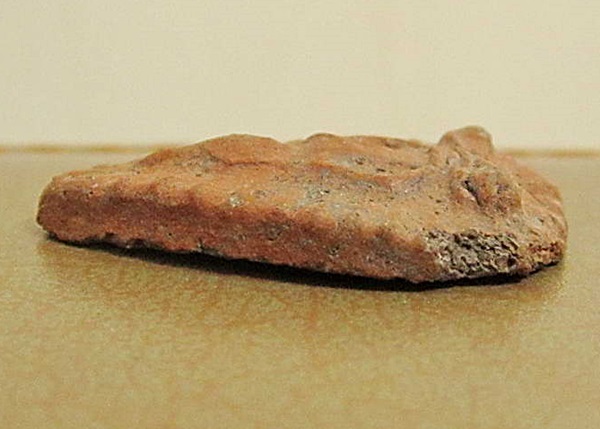 พระกลีบบัว กรุวัดลิงขบเนื้อดิน สภาพตามรูปครับ