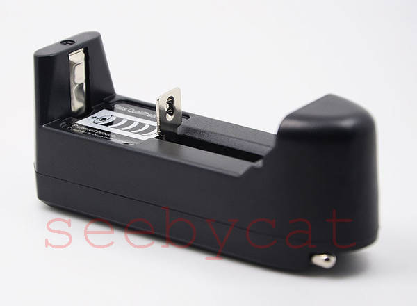 เครื่องช๊าตถ่าน 3.7V ใช้ได้กับถ่านไฟฉาย 18650 16340 14500 (AA - AAA)