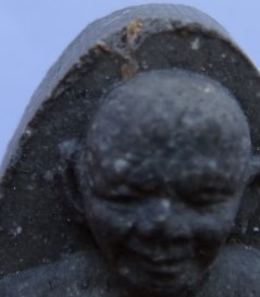 พระผงปฐวีธาตุนั่งบัว หลวงปู่หงษ์วัดเพชรบุรี รุ่นบันดาลทรัพย์ เคาะเดียว