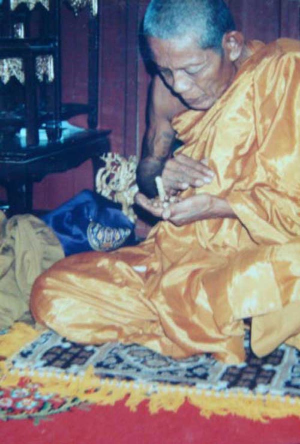 (11) ปลัดขิกสะท้านเวหา หลวงพ่อยิด วัดหนองจอก ปี 36 เนื้อนวะโลหะ ตอกโค๊ต