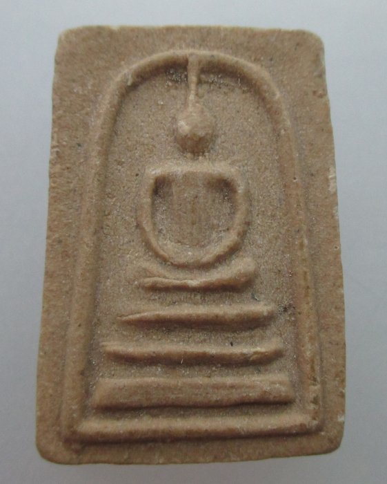 พระสมเด็จเนื้อแก่น้ำมันไม่ทราบที่ครับ