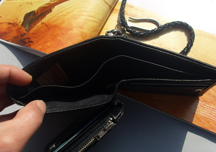 กระเป๋าสตางค์ หนัง fifteen sixteen สีดำ มีสายคล้องกับเข็มขัด หรือกระเป๋าได้