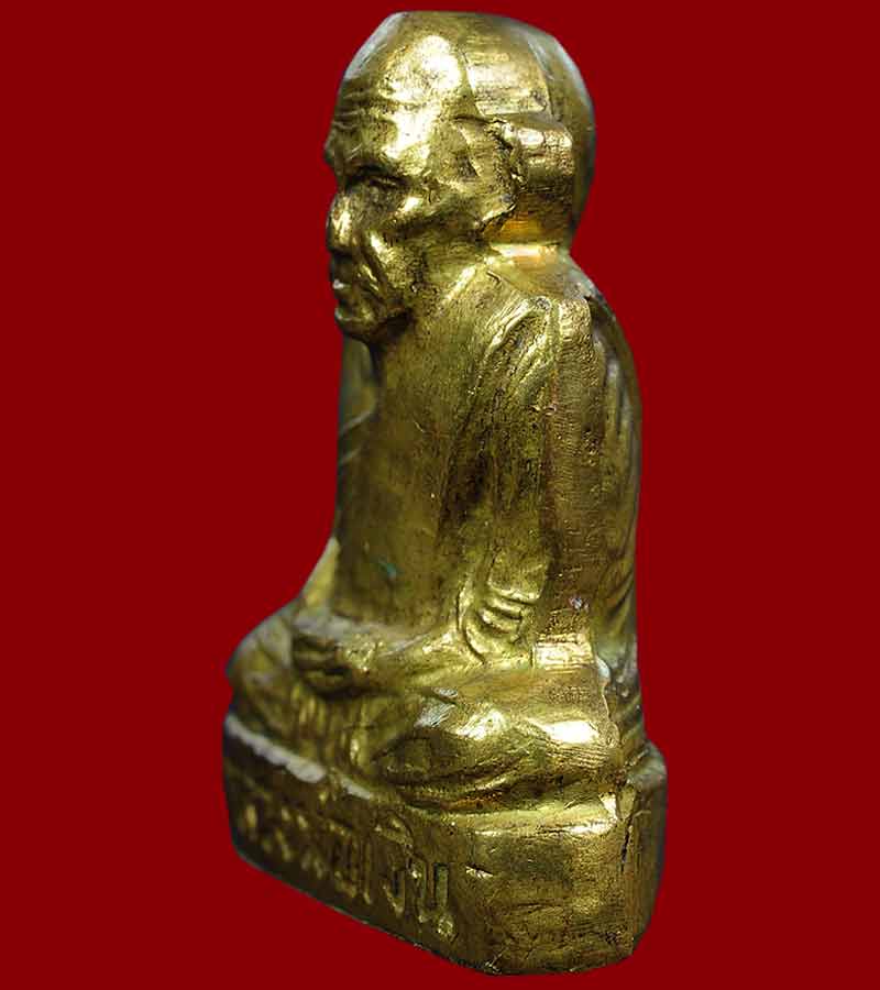 หลวงพ่อเงิน บางคลาน จังหวัดพิจิตร ออกวัดท้ายน้ำ พิมพ์หน้าแก่ ฐานสูง นิยม ว มีขีด ปี ๒๕๑๕ 