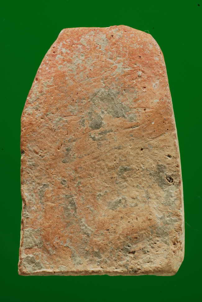 ฐานผ้าทิพย์ กรุวัดราชนัดดา  เนื้อดิน สร้างประมาณสมัยรัชกาลที่3 