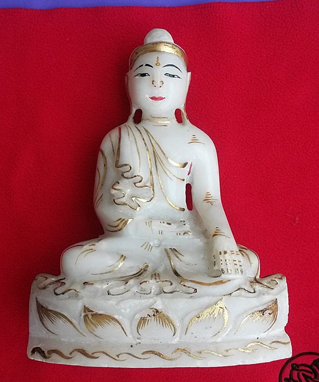 พระบูชาหินแกะ ศิลปะพม่า ขนาดหน้าตัก 5.5" ฐาน 7" สูง 9"