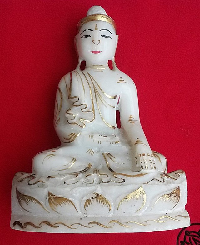 พระบูชาหินแกะ ศิลปะพม่า ขนาดหน้าตัก 5.5" ฐาน 7" สูง 9"