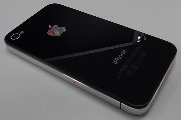 iPhone 4 ของแท้ 16GB Black ศูนย์ไทย โมเดล TH สวยเทพ พร้อมกล่องและคู่มือ + แถมเคสอีก3อัน