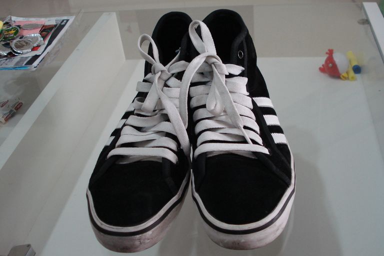 รองเท้าadidas หุ้มข้อ (สั่งซื้อจากนอกครับ)เคาะแรก