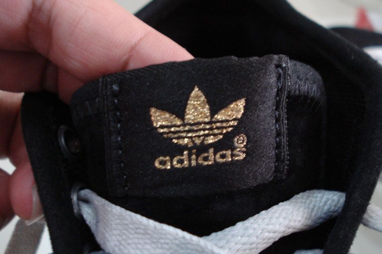 รองเท้าadidas หุ้มข้อ (สั่งซื้อจากนอกครับ)เคาะแรก