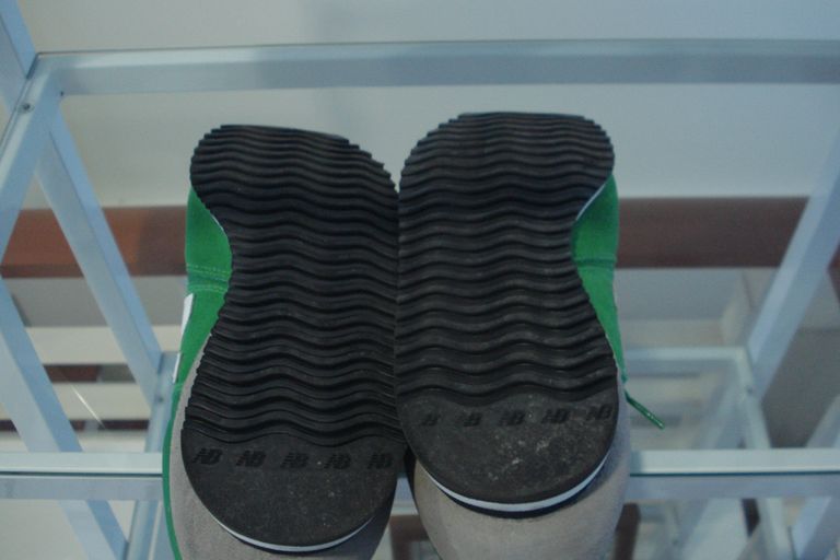 new balance สีเขียว เบอร์ 42.5