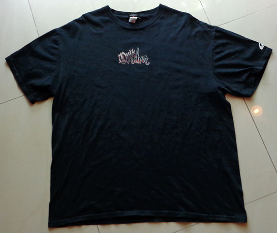 เสื้อยืด QUIKSILVER ของแท้ สุดเท่ห์ มีลายทั้งหน้าและหลัง เบอร์ XL ครับ