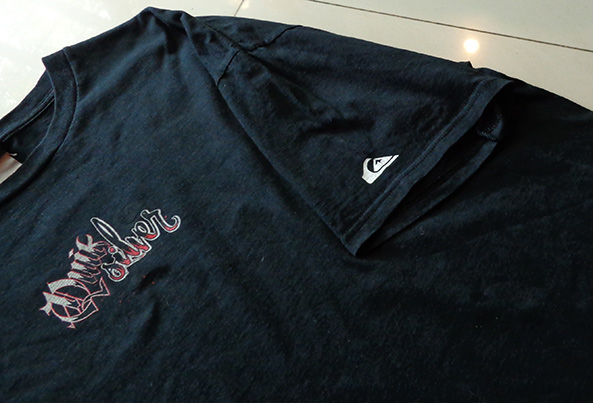 เสื้อยืด QUIKSILVER ของแท้ สุดเท่ห์ มีลายทั้งหน้าและหลัง เบอร์ XL ครับ