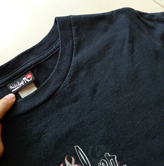 เสื้อยืด QUIKSILVER ของแท้ สุดเท่ห์ มีลายทั้งหน้าและหลัง เบอร์ XL ครับ