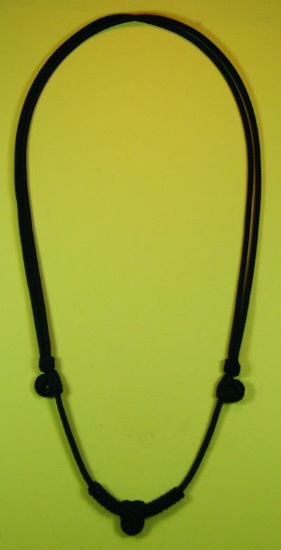 ++สร้อยเชือกถักใส่พระได้ 3 ห่วง เส้นเชือกขนาด 2.2 ม.ม.สามารถปรับสั้นยาวได้++