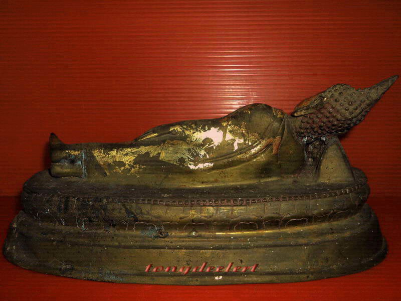 พระบูชาปางไสยาสน์(พระประจำวันอังคาร) ใต้ฐานดินไทยค่ะ