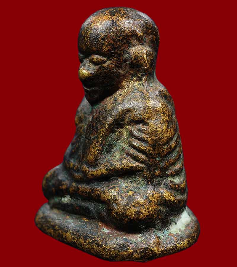 หลวงพ่อเงิน วัดบางคลาน จังหวัดพิจิตร รุ่นปืนแตก พิมพ์นิยมเศียรโต ปี ๒๕๒๘ 