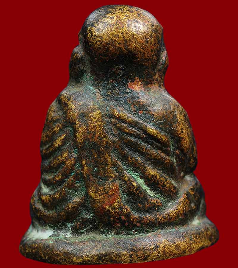 หลวงพ่อเงิน วัดบางคลาน จังหวัดพิจิตร รุ่นปืนแตก พิมพ์นิยมเศียรโต ปี ๒๕๒๘ 