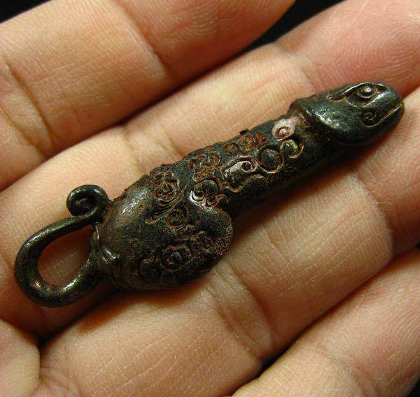 ปลัดขิกเนื้อโลหะ สวยไม่ทราบที่ครับ