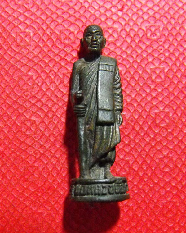 รูปหล่อยืนหลวงพ่อจ้อย วัดเขาสุวรรณประดิษฐ์ จ.สุราษฏร์ /เนื้อนวะโลหะ