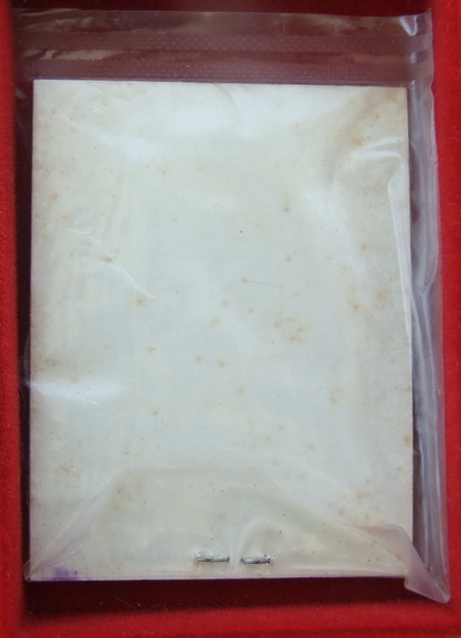 ซองเดิมแบบนี้จะเหลือสักกี่องค์ พระร่วงหลังรางปืน เนื้อชินสังฆวานร ปี13 สภาพสวย แท้ทัน ต้องแบบนี้ครับ