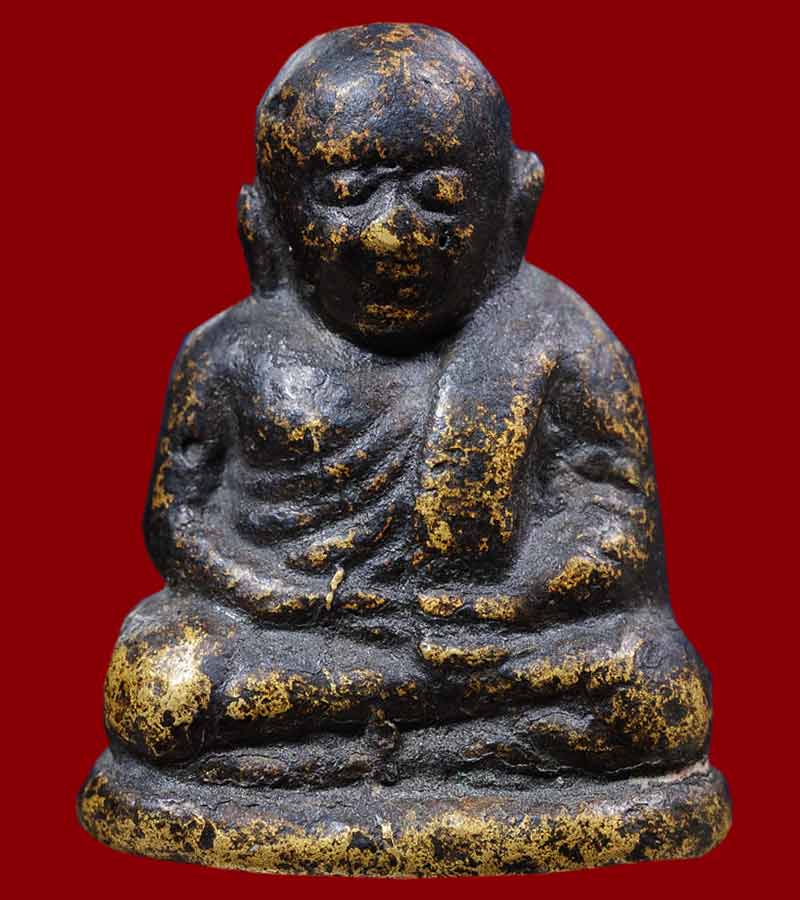 หลวงพ่อเงิน วัดบางคลาน จังหวัดพิจิตร รุ่นปืนแตก พิมพ์นิยมไตรมาส  ปี ๒๕๒๘ 