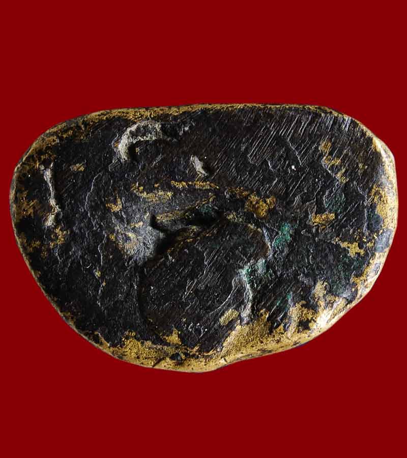 หลวงพ่อเงิน วัดบางคลาน จังหวัดพิจิตร รุ่นปืนแตก พิมพ์นิยมไตรมาส  ปี ๒๕๒๘ 