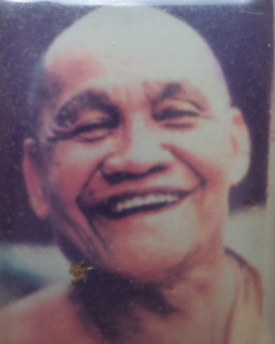 รูปถ่ายขนาดห้อยคอ หลวงพ่อชา วัดหนองป่าพง เลี่ยมเดิม