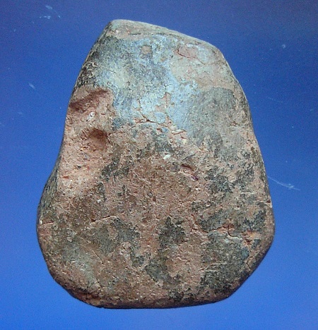 พระร่วงนั่ง เข่ากว้าง สุโขทัยครับ