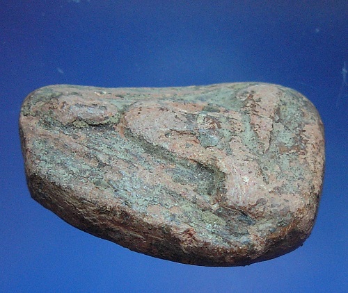 พระร่วงนั่ง เข่ากว้าง สุโขทัยครับ