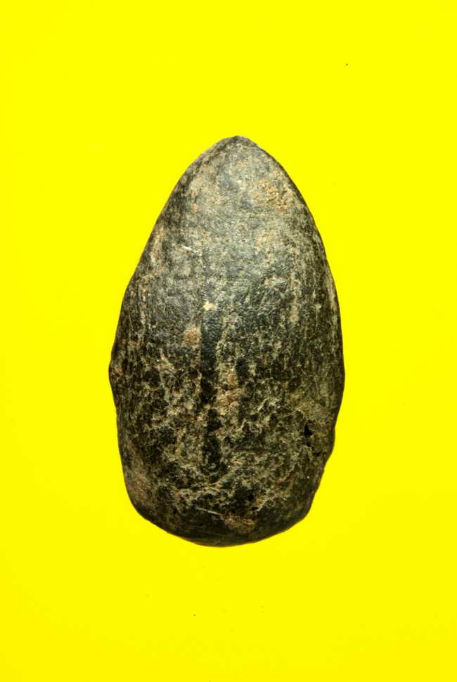 พระเม็ดน้อยหน่า เนื้อดิน หลังไม่มียันต์