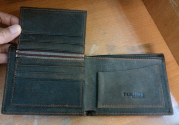 กระเป๋าสตางค์ TOUGH หนังแท้ ของใหม่ค่ะ