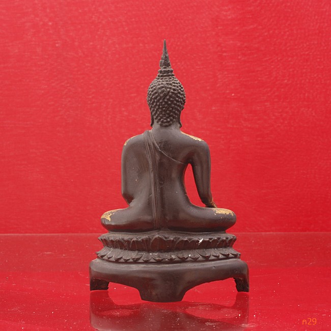 พระปางมารวิชัย พระบ้าน ใต้ฐานฝังพระ 2 องค์