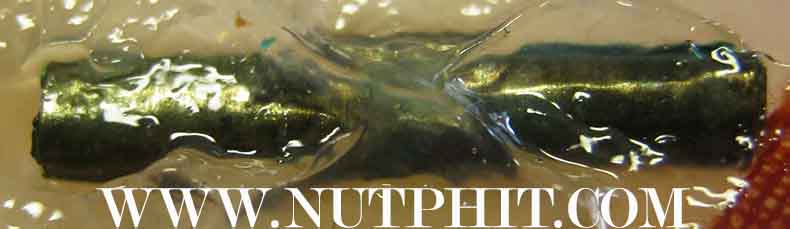 126*สีผึ้งมหาเมตตาผสมเทียนชัย ตะกรุดเงิน-ทอง-พร้อมจีวรของหลวงพ่อเกษม เขมโก ลำปาง*