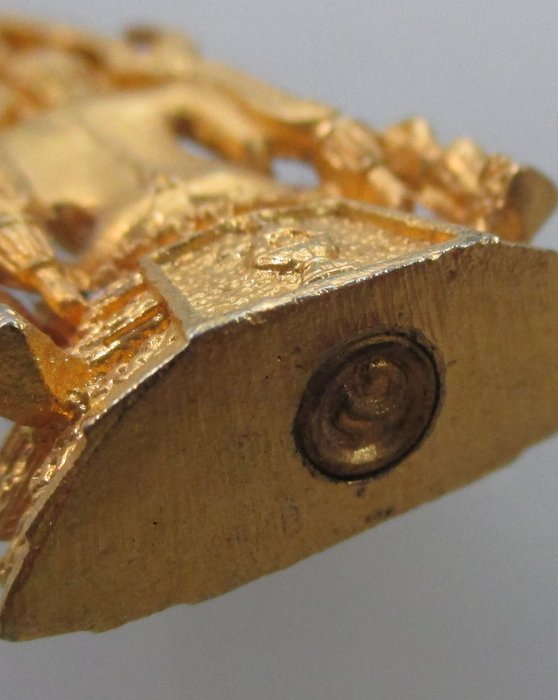 พระพุทธชินราช กะไหล่ทองอุดกริ่ง