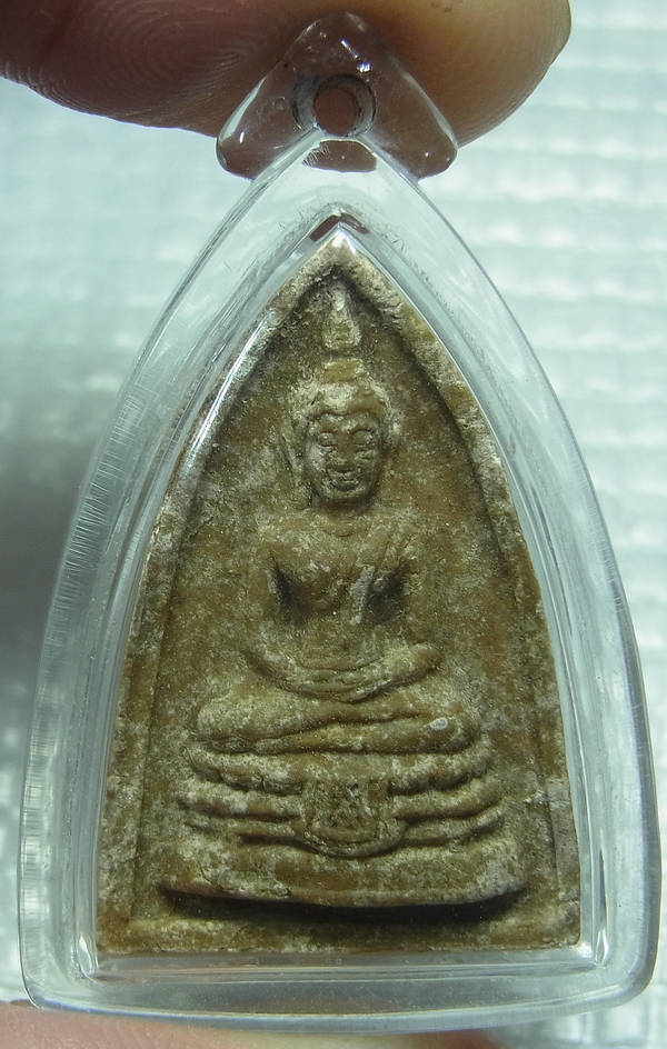 พระกลีบบัวเล็กฝังตะกรุดเงิน หลวงปู่โต๊ะ เนื้อผงเกษร ปี2521 เลี่ยมกันน้ำ มีกล่องเดิมพร้อมบัตร